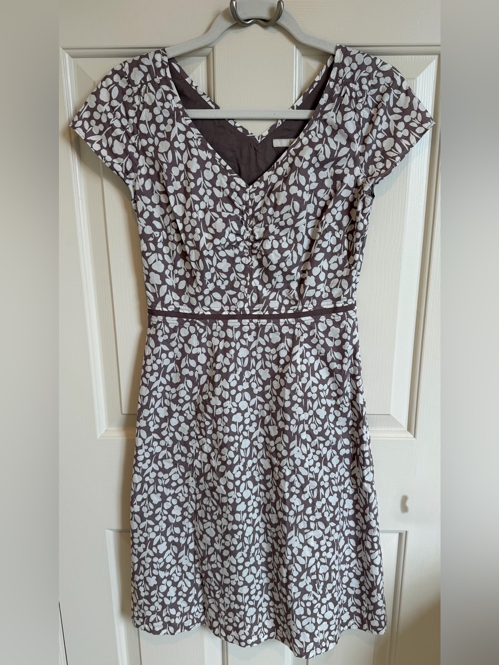 EUC Boden Brown/Cream Princess Stule Sheath Size 2